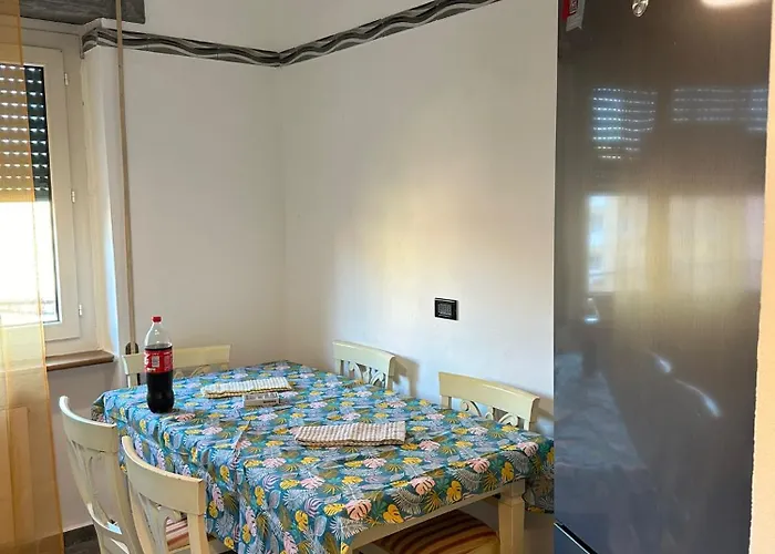 Da Luciano Vicino Stazione Piazza Principe Lägenhet *